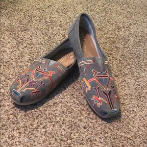 TOMS 9.5 W WORN TWICE